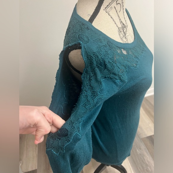 Long Sleeve Maternity Sweater! - Picture 3 of 12